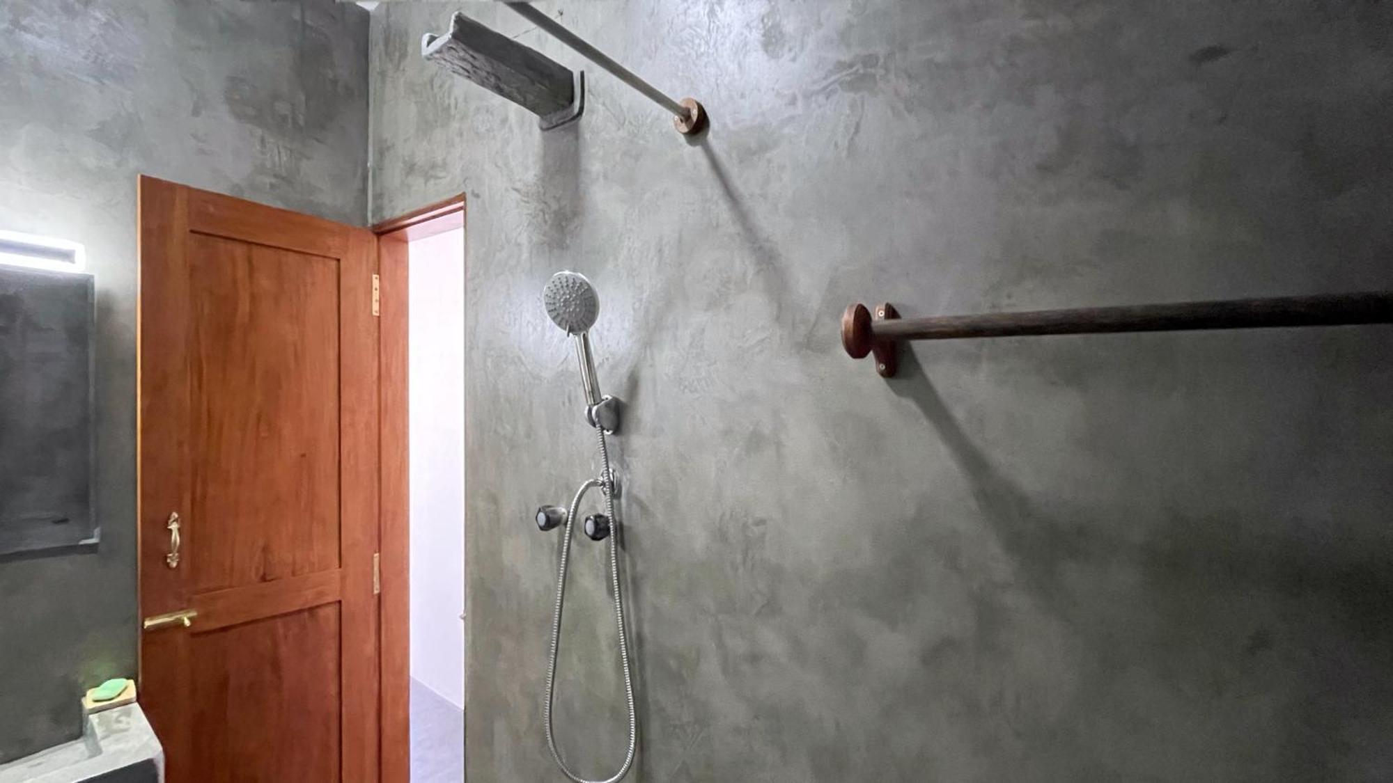 Heimathafen Hikka Appartement Hikkaduwa Buitenkant foto