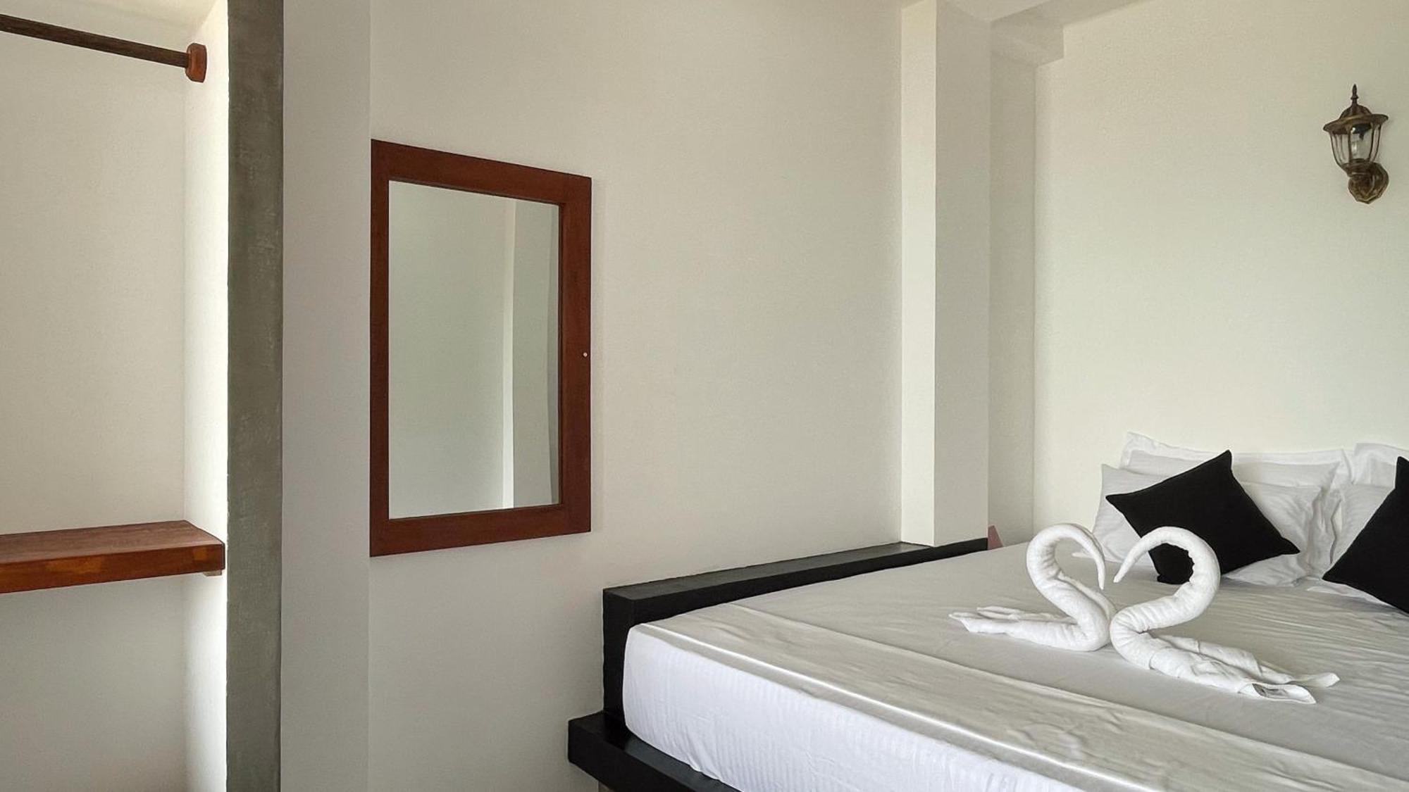 Heimathafen Hikka Appartement Hikkaduwa Buitenkant foto